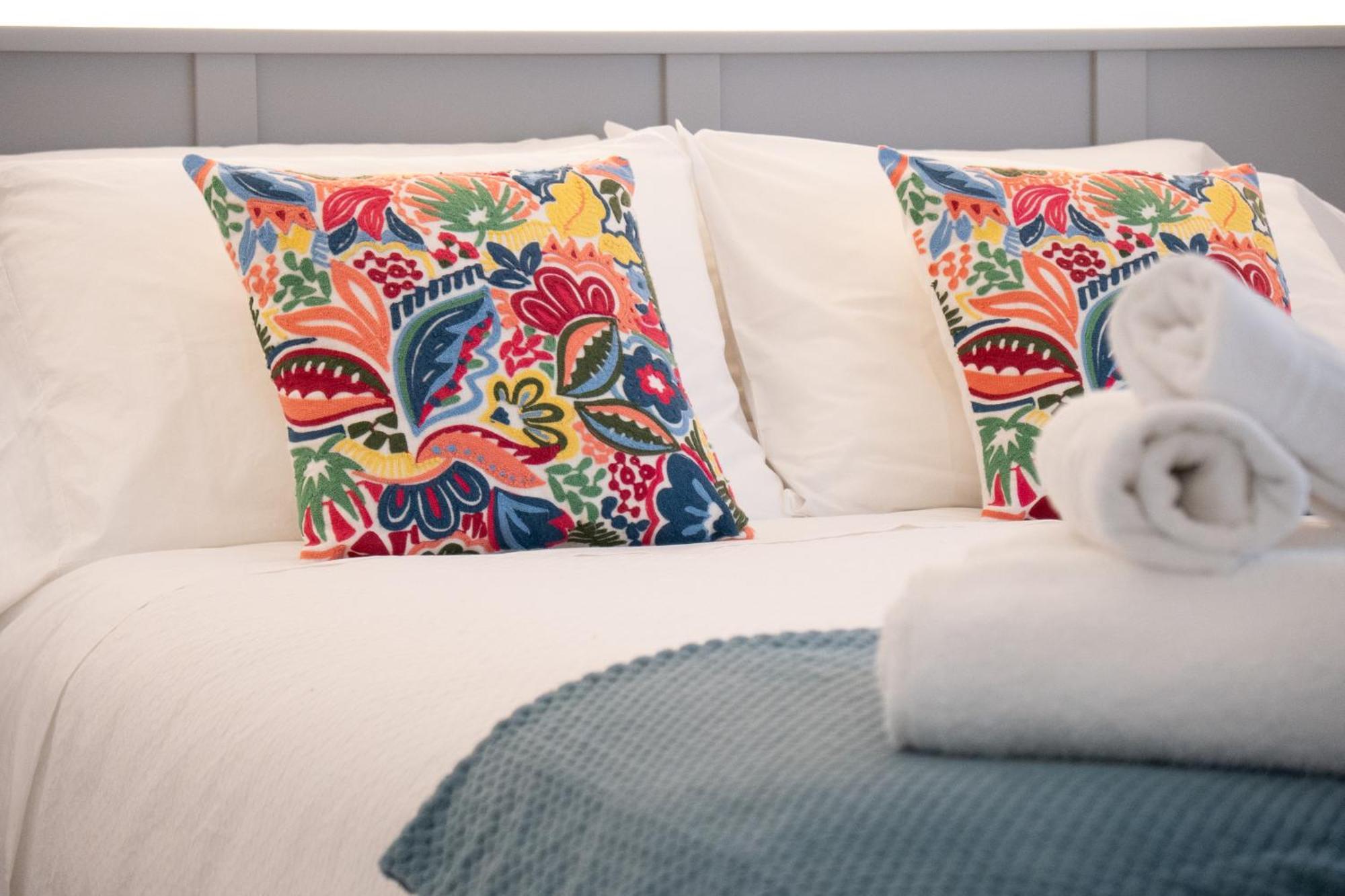 Apartamentos Faro Da Rocha 오그로브 외부 사진